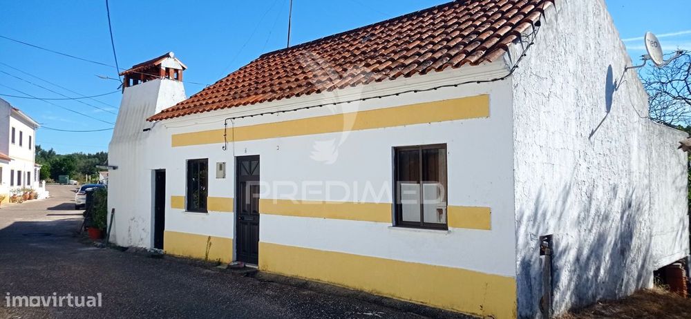 Casa típica do Alentejo em São Bartolomeu, concelho de Gavião