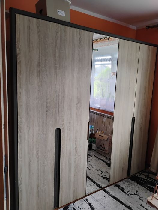 Komplet mebli do sypialni, łóżko, szafa, komoda, szafki nocne