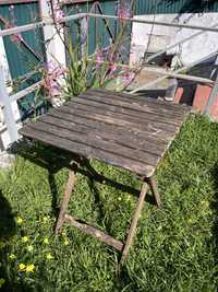 Mesa de madeira jardim