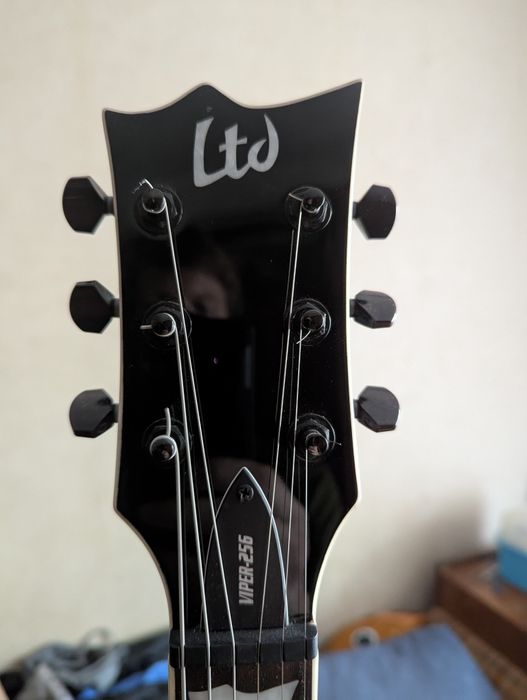 Електрогітара ESP LTD Viper 256 терміново