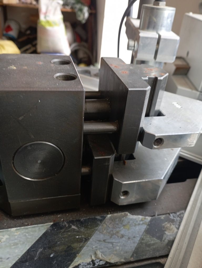 Maszyny do produkcji stolarki aluminiowej okna drzwi aluminiowe