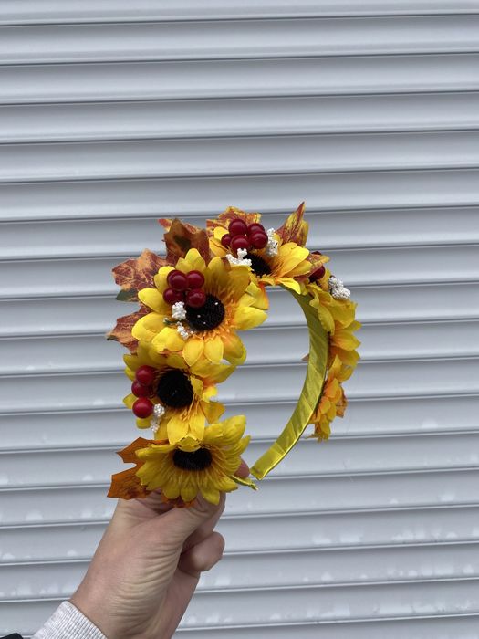 Вінок-обруч осінній з калиною та соняхами