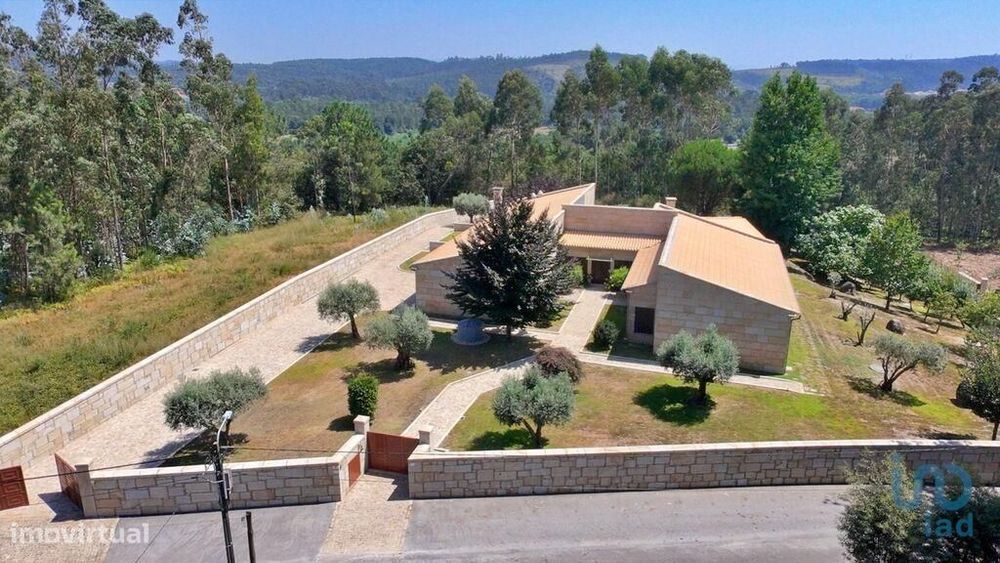 Casa / Villa T4 em Associação de Freguesias do Vale do Neiva de 489,00