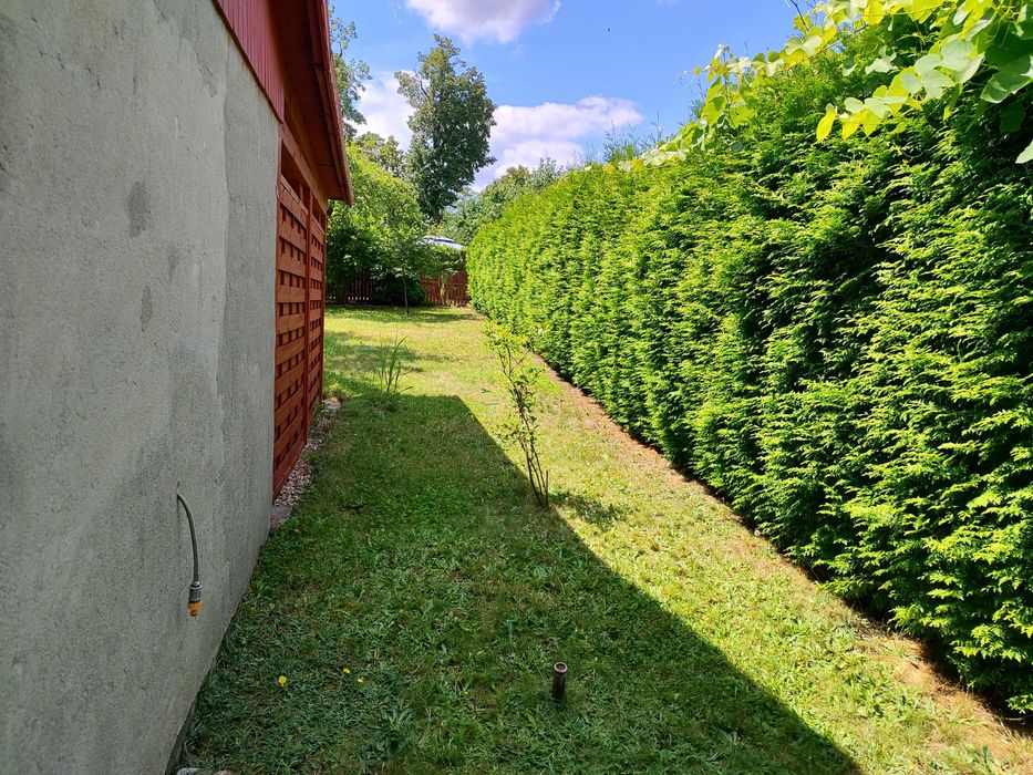 Działka Rod 330m domek z altanka