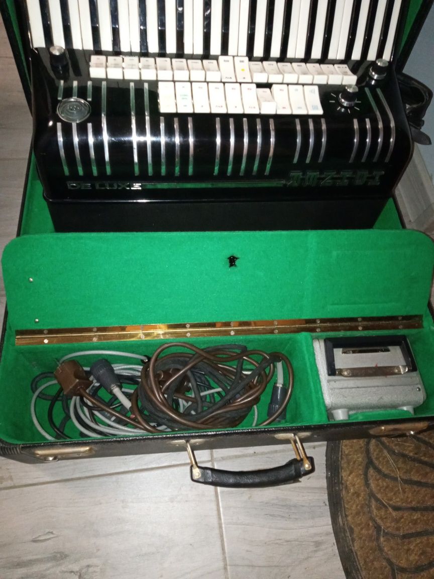 Akordeon hohner elektroniczny
