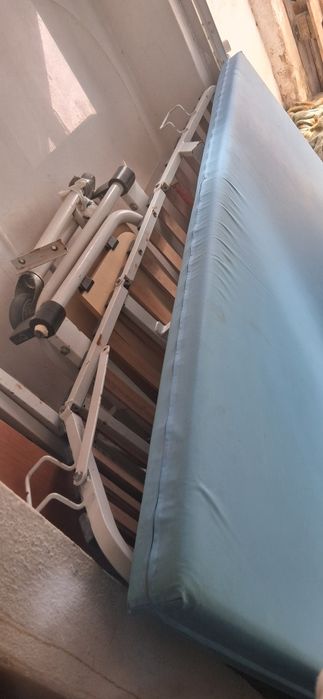 Cama articulada desmontada