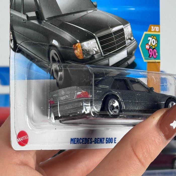 Машинки Hot Wheels Mercedes-Benz 500 E '70s vs. '90s  Хот вілс БМВ