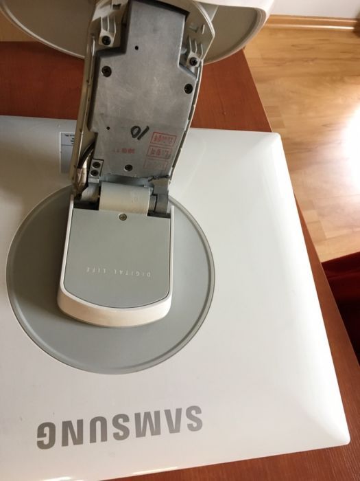 Monitor Samsung SyncMaster LCD 17" uszkodzony stojak