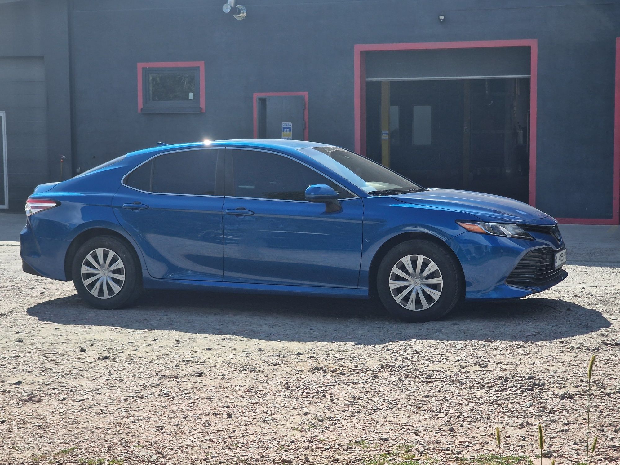 Оренда автомобіля Toyota Camry 70 hybrid/Аренда автомобиля