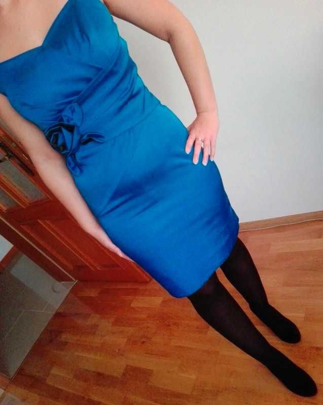 Sukienka na ramiączkach taliowana dopasowana niebieska kobalt kwiat M