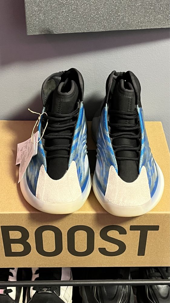 Yeezy QNTM NOWE 42 2/3