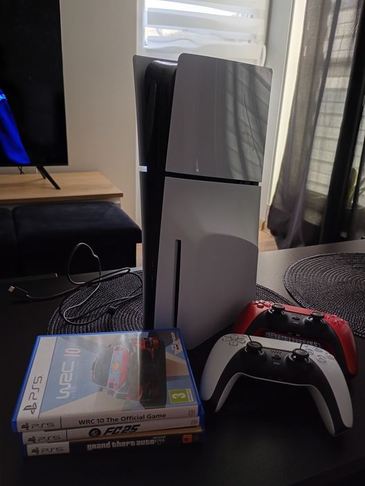 Ps5 slim  z napędem