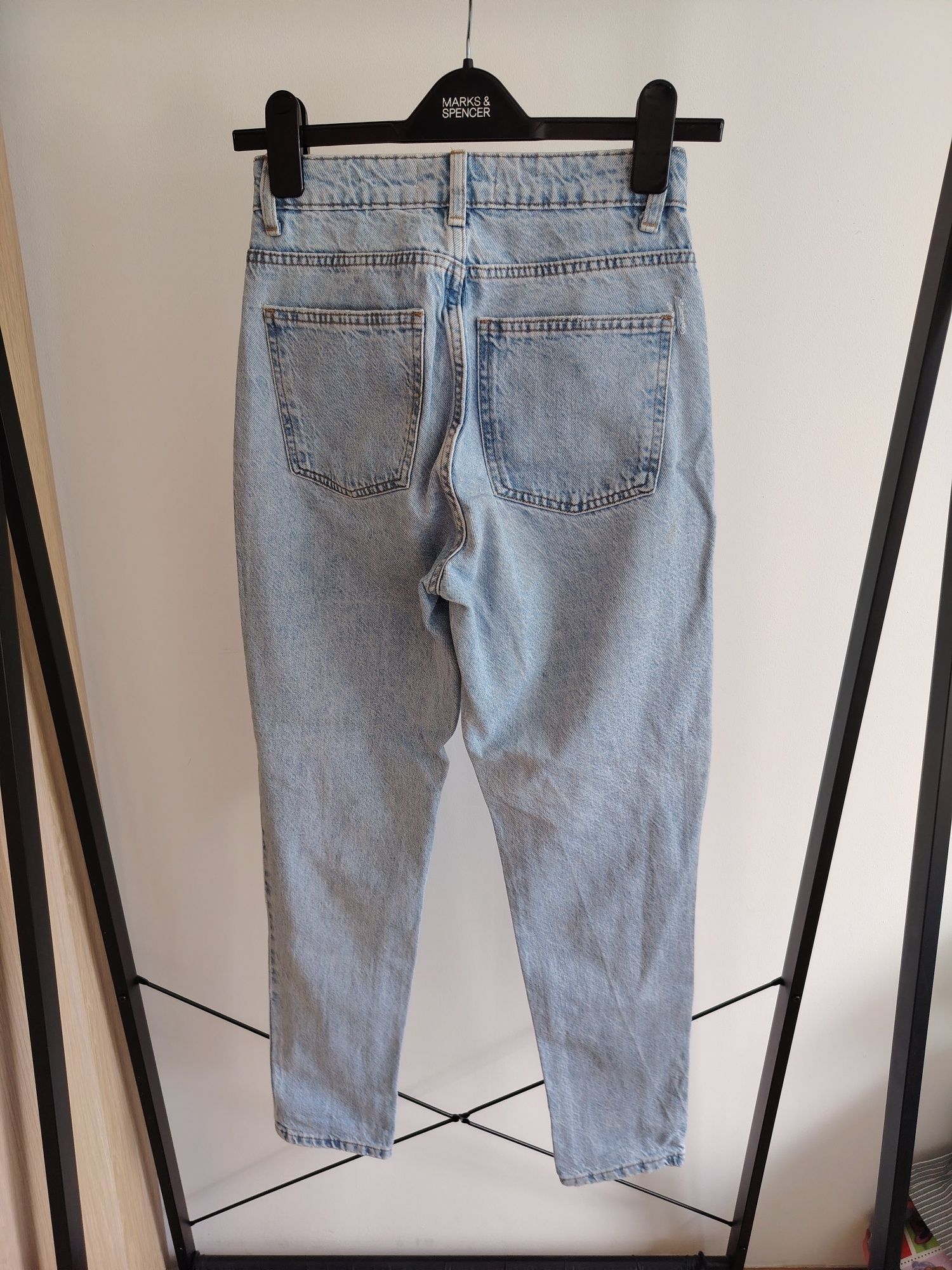 Primark spodnie damskie mom jeansy wysoki stan 32.
Pas 2x32 cm, biodra