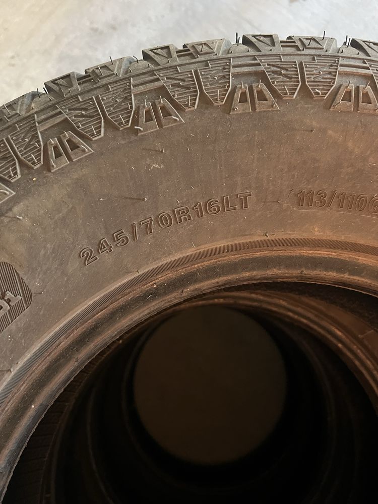 Продам резину 245/70R16