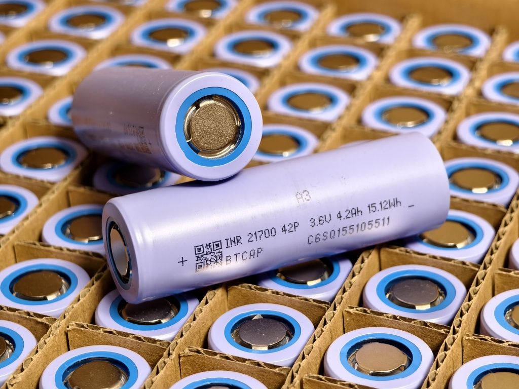 Акумулятор 21700 BTCAP INR42P опір 3-4мОм! Високоток 70А! 4200Ma