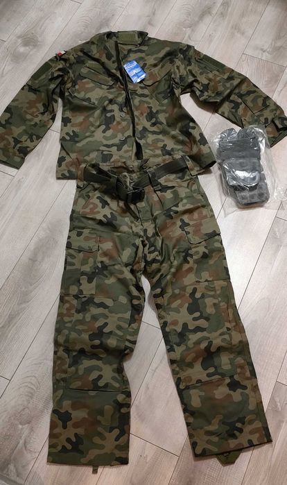 Mundur polowy wojskowy, nowy, kilka rozmiarów