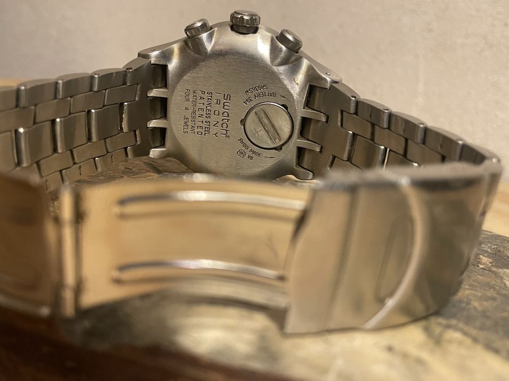 Relogios Disiel e Swatch