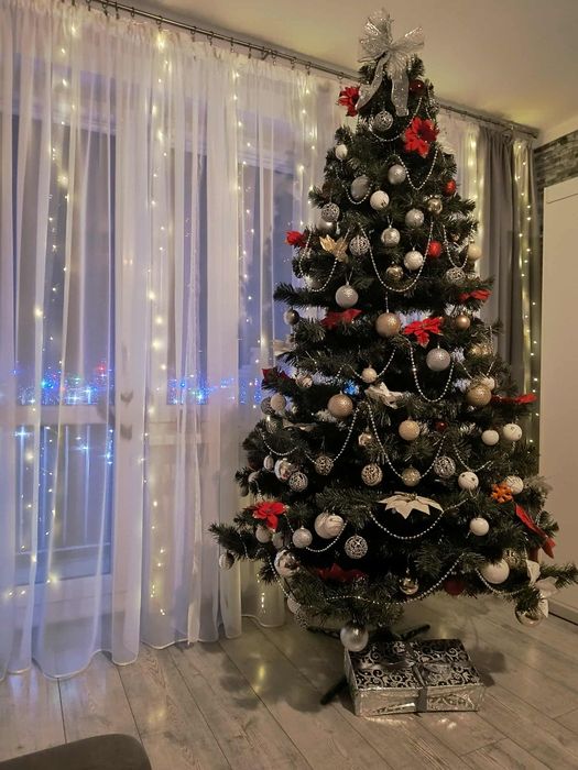 Piękna duża choinka sztuczna 200/220