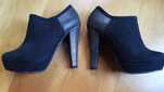 IMPECÁVEIS Botins pele camurça n. 37 pretos