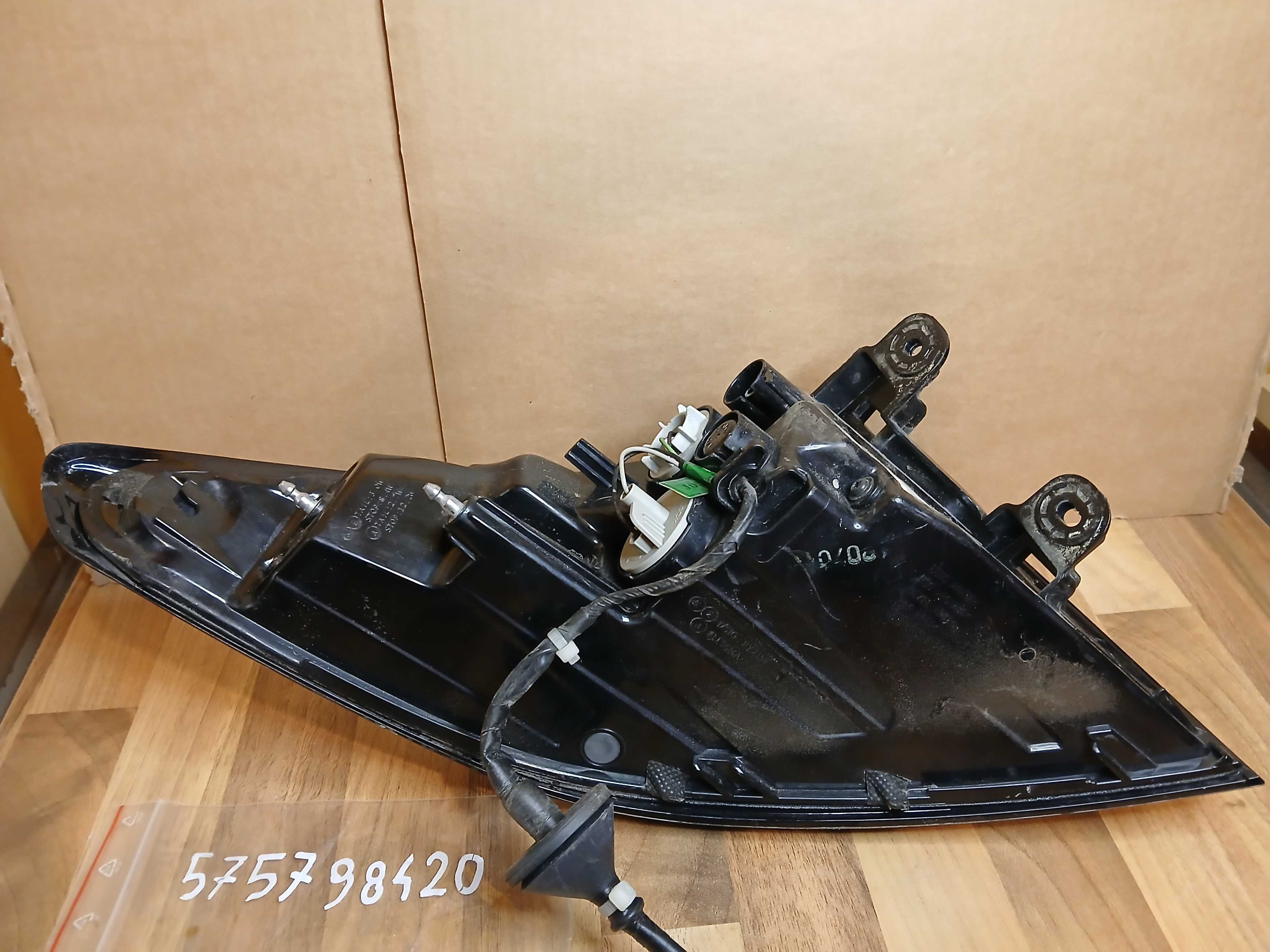 CAŁA Lampa tył tylna prawa Hyundai Ioniq 92402g2200