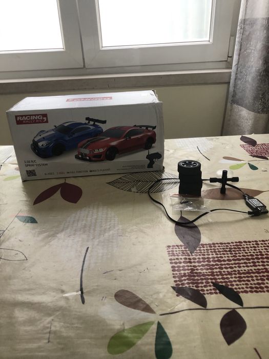 Carro telecomandado de drift escola 1:16 como novo 25km