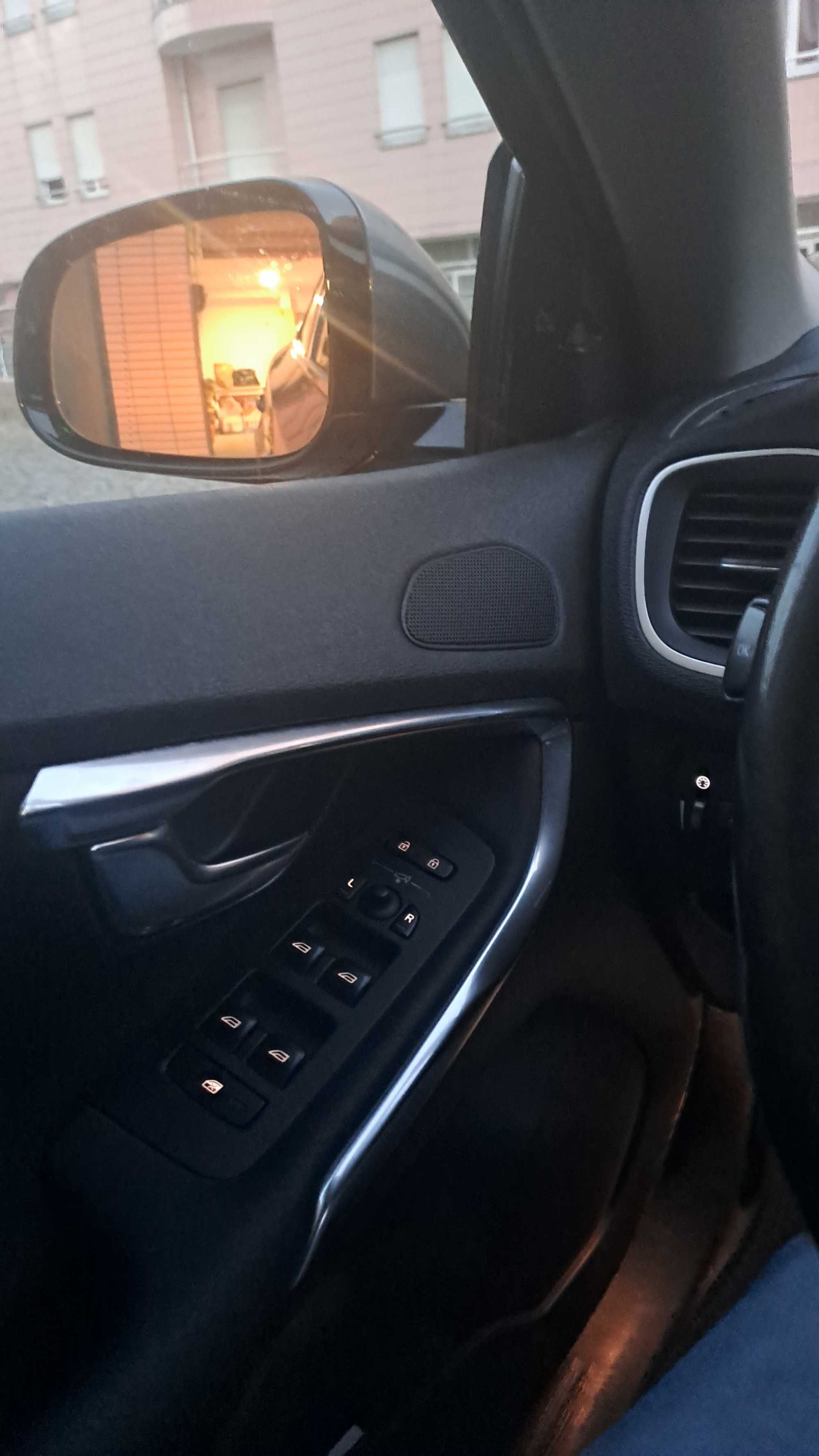 Volvo V40 D2 momentum
