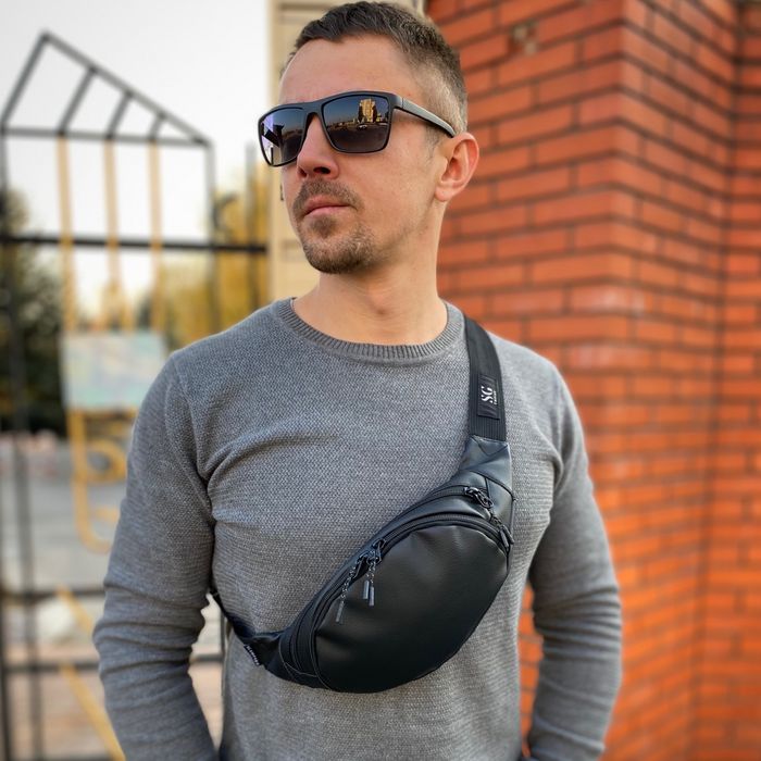 Сумка на пояс чоловіча мужская нагрудная сумка бананка чорна
