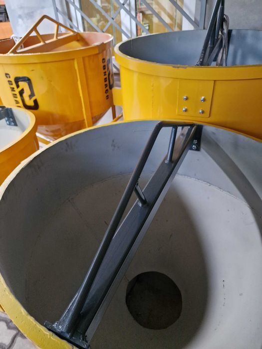 Balde Betão / MANGA / TRENÓ / CALEIRA - NOVO