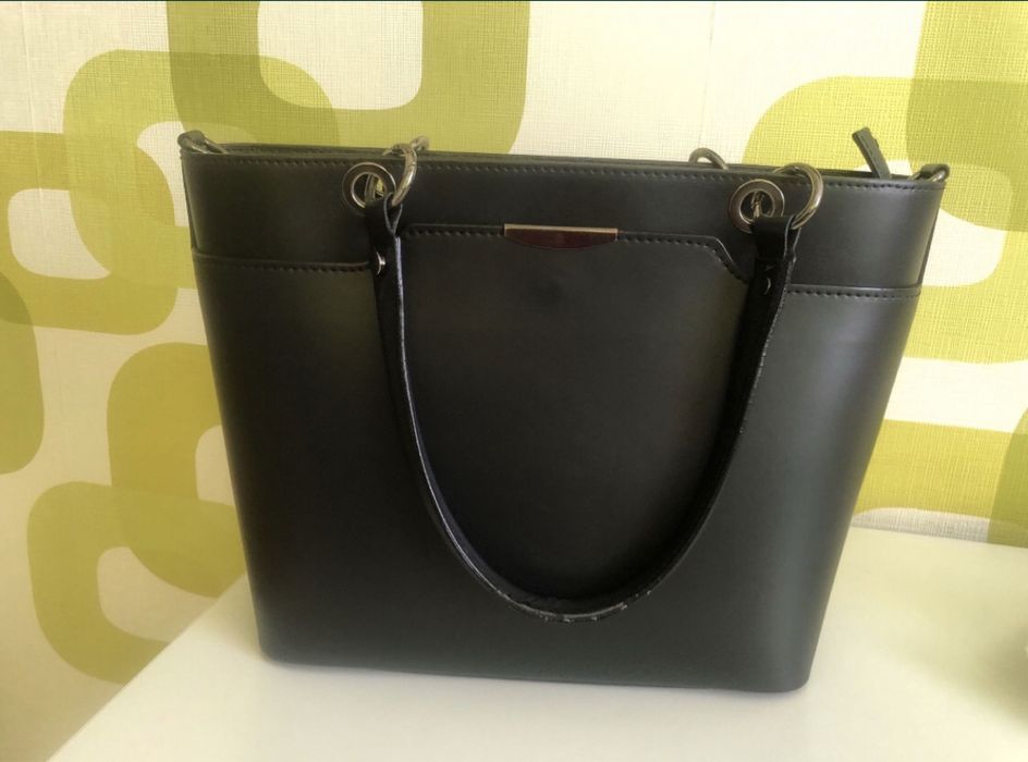 Продам натуральную кожаную сумку тоут, Италия