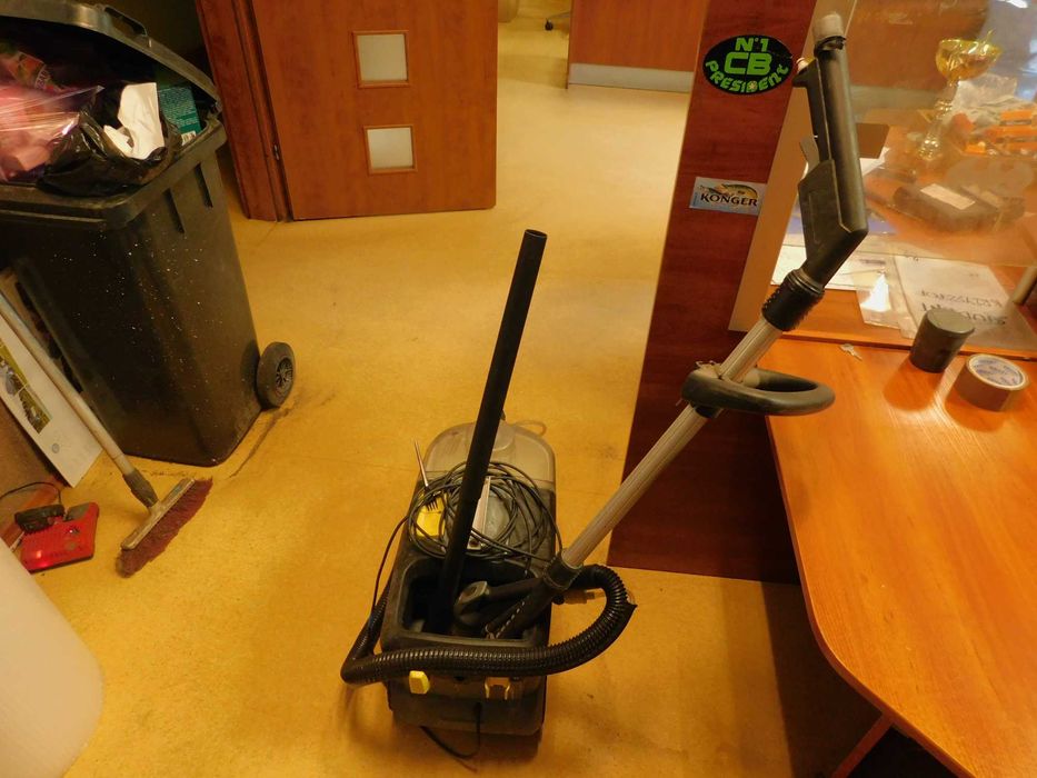 Syndyk sprzeda - odkurzacz piorący Karcher Puzzi 10/1