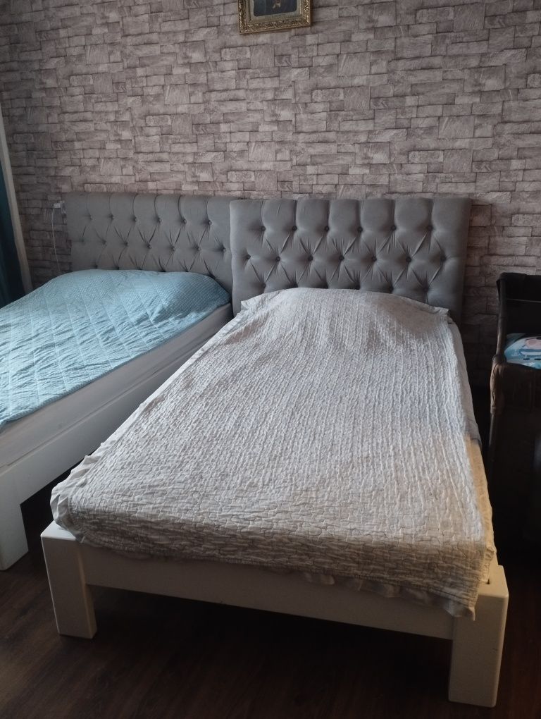 Ліжко дерев'яне 2 шт
