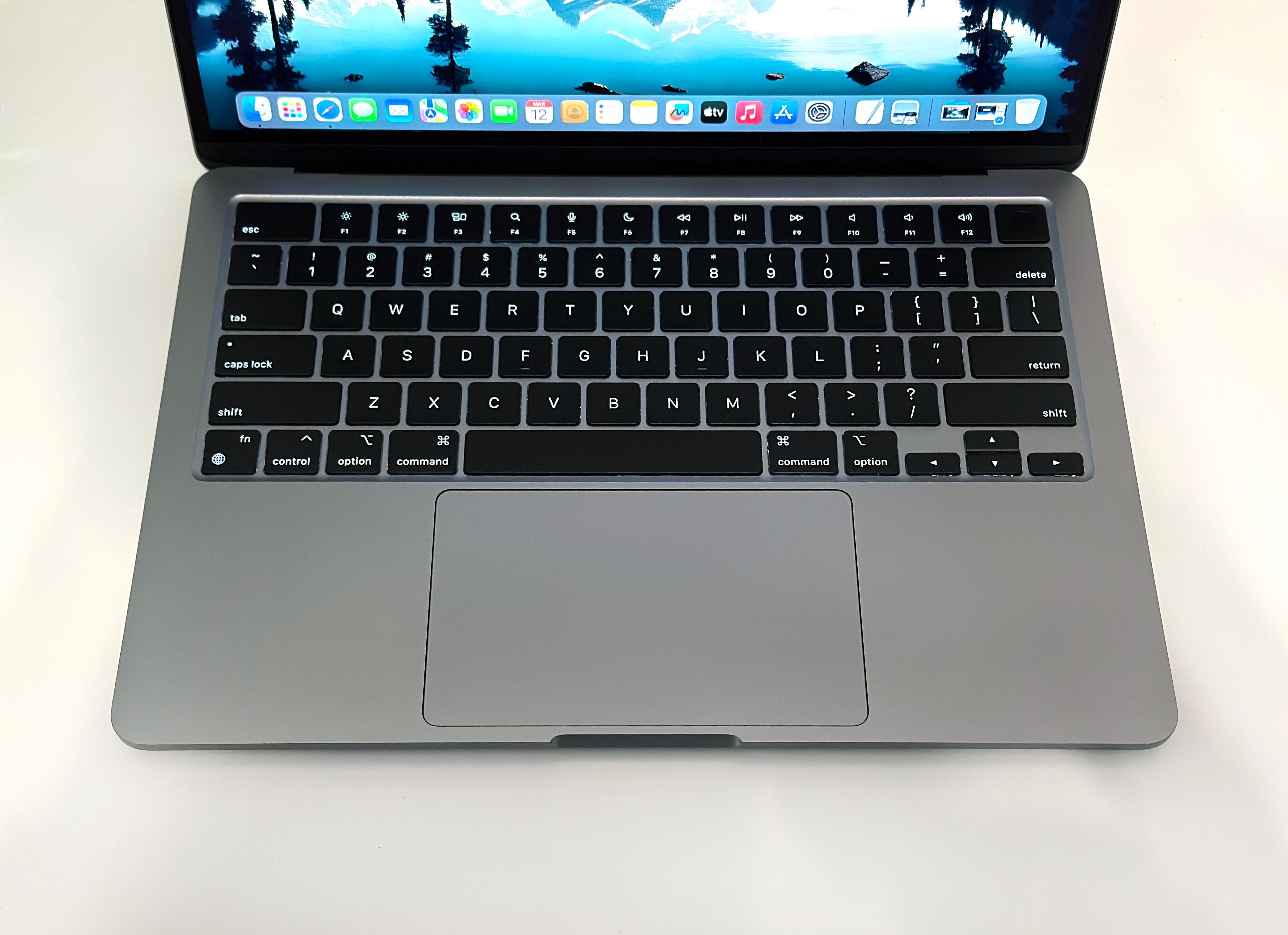  MacBook Air M2 A2681 8 GB 256 SSD gwiezdna szarość 