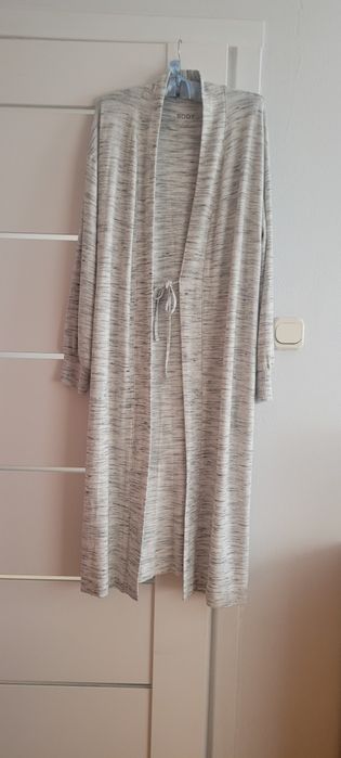 Piękny szlafrok z wiskozy M&S jasnoszary L