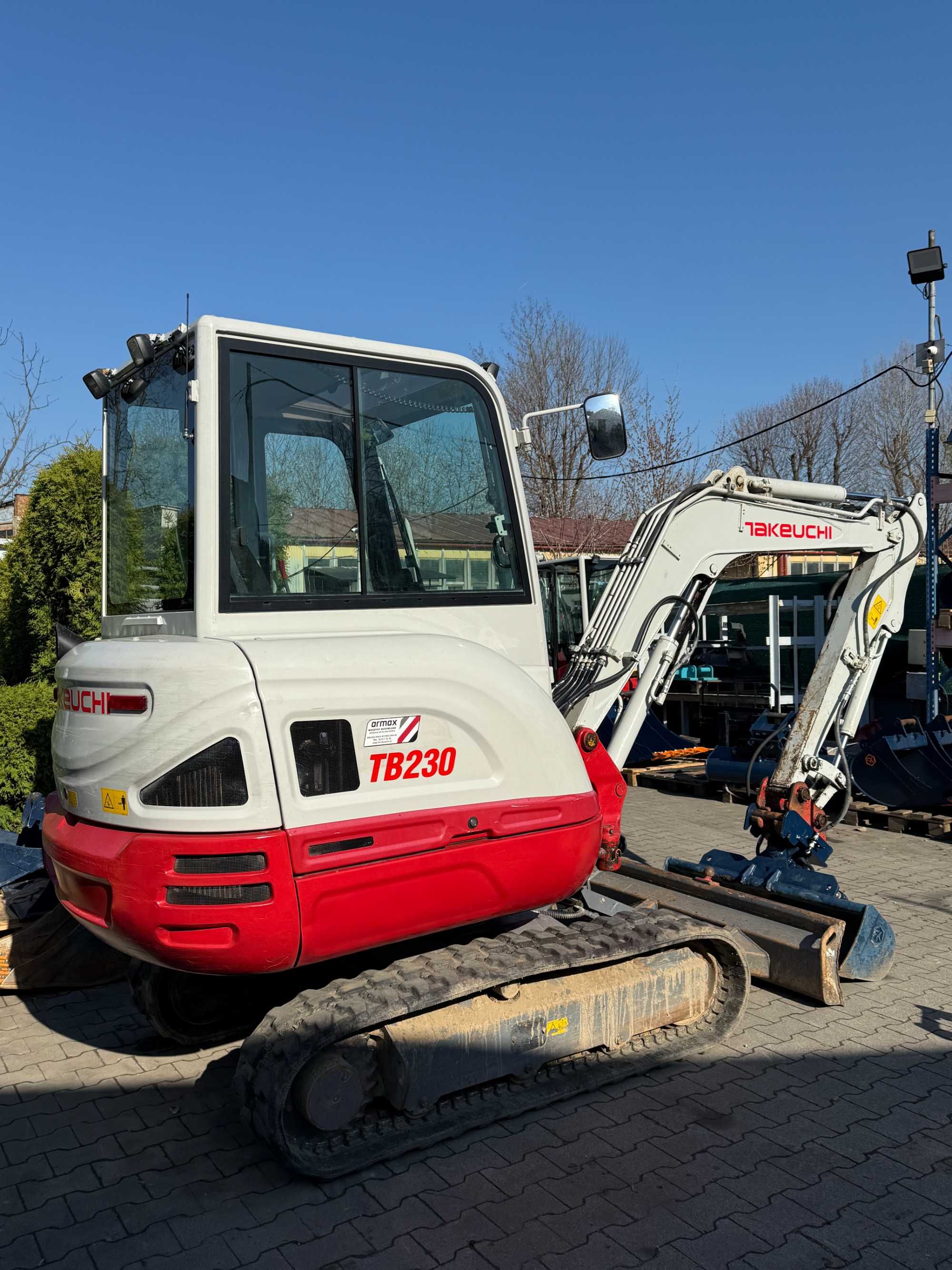 Minikoparka Takeuchi TB230 [3 tony] - używana, bardzo dobry stan!