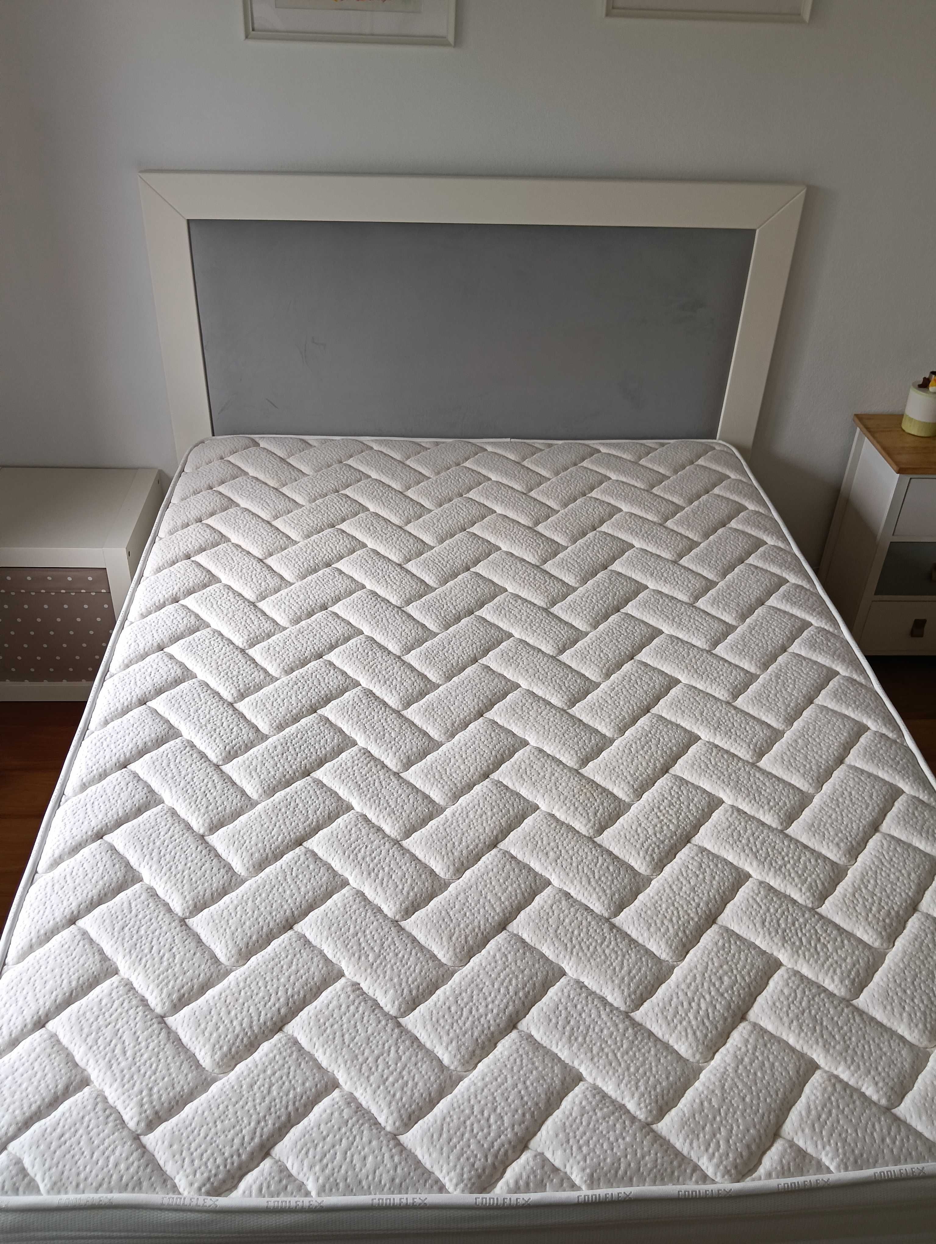 Cama com colchão em bom estado