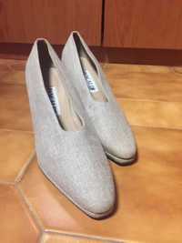 Sapatos Italianos de Senhora em Linho Tamanho 35.