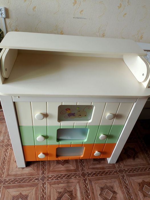 Продам комод, піленальний столик