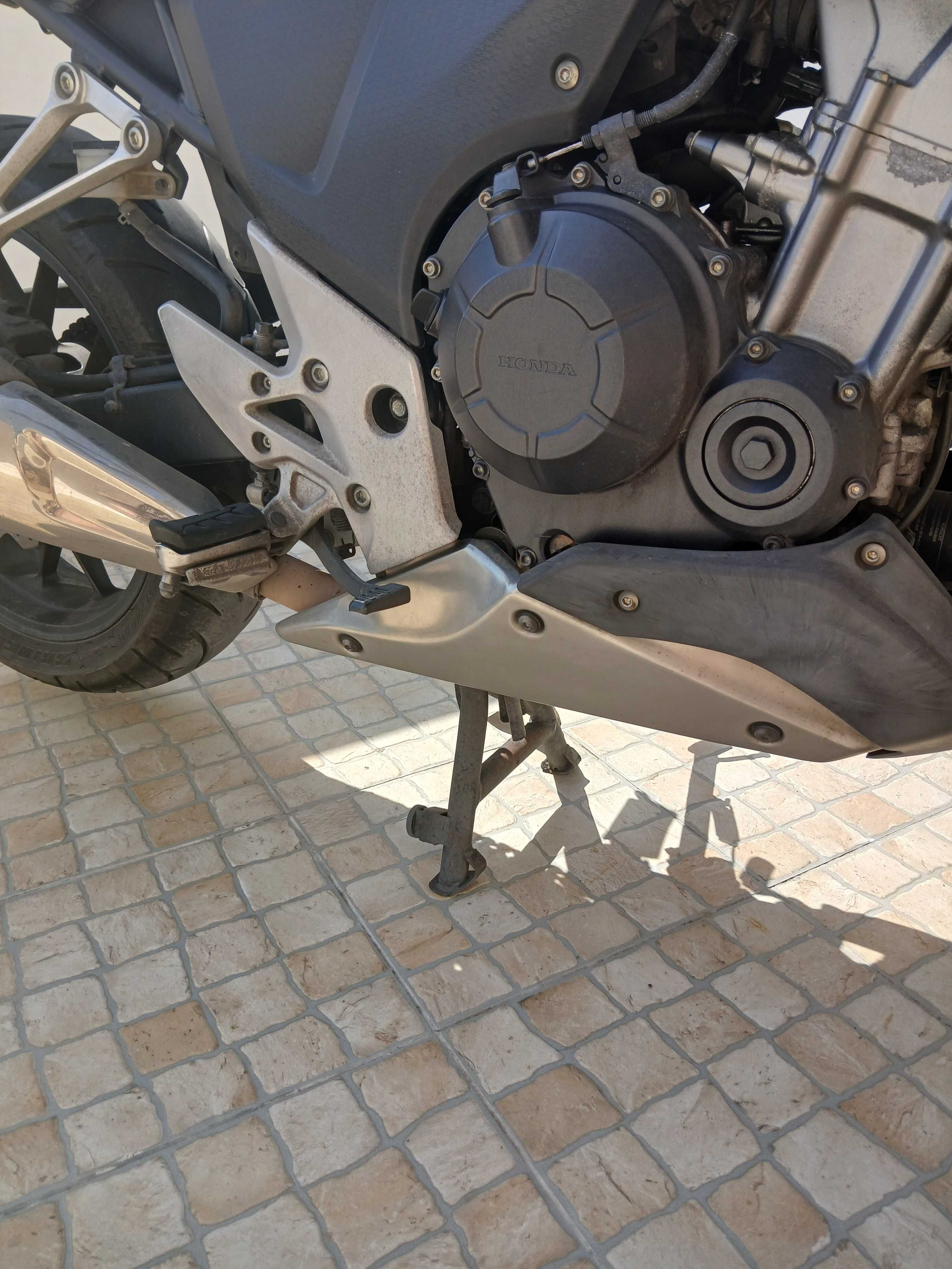 Quem quer comprar uma Honda CB500X (ABS)?