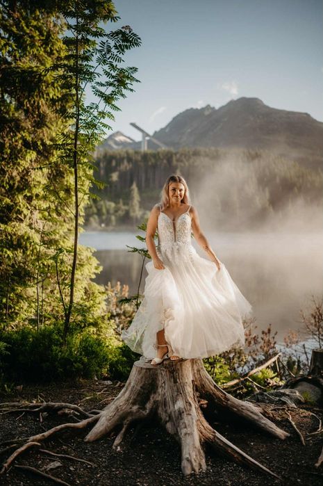 suknia ślubna biała księżniczka Princessa Diana jak nowa kryształki