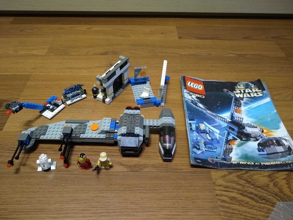 LEGO Star Wars 7180 B-wing at Rebel Control Centre