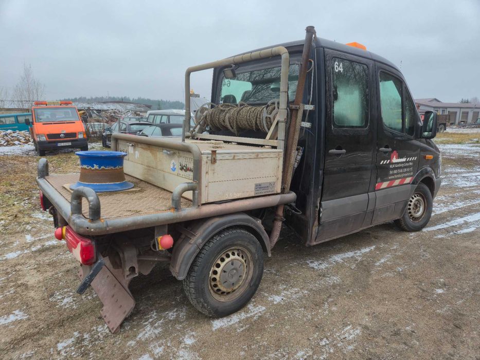 Sprzedam specjalistyczną zabudowę do cumowania statków (bez auta)