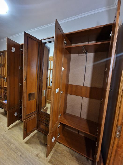 Шафа (201×190×36) з комодом (86×75×38) у гарному стані