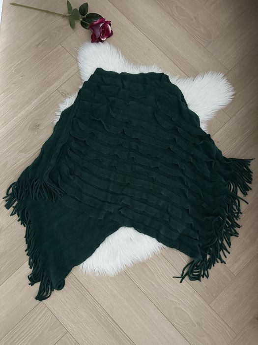 Damskie zielone ponczo z frędzlami unisex 100% wiskoza