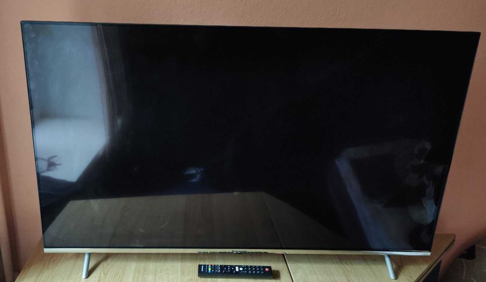 Продам 4K HDR телевізор Panasonic на запчастини