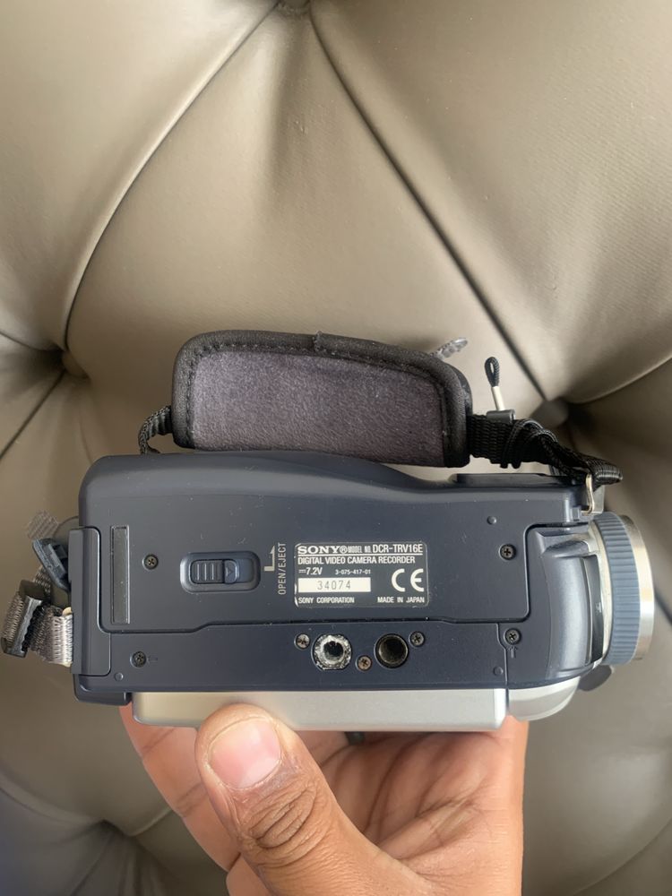 Sony Handycam DCR-TRV16E