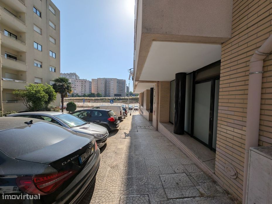 Oportunidade Única Loja de 88m² com Duas Frentes junto ao Braga Parque