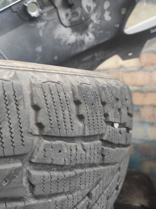 Зимові колеса, бріджстоун та нексен 235/60/R18