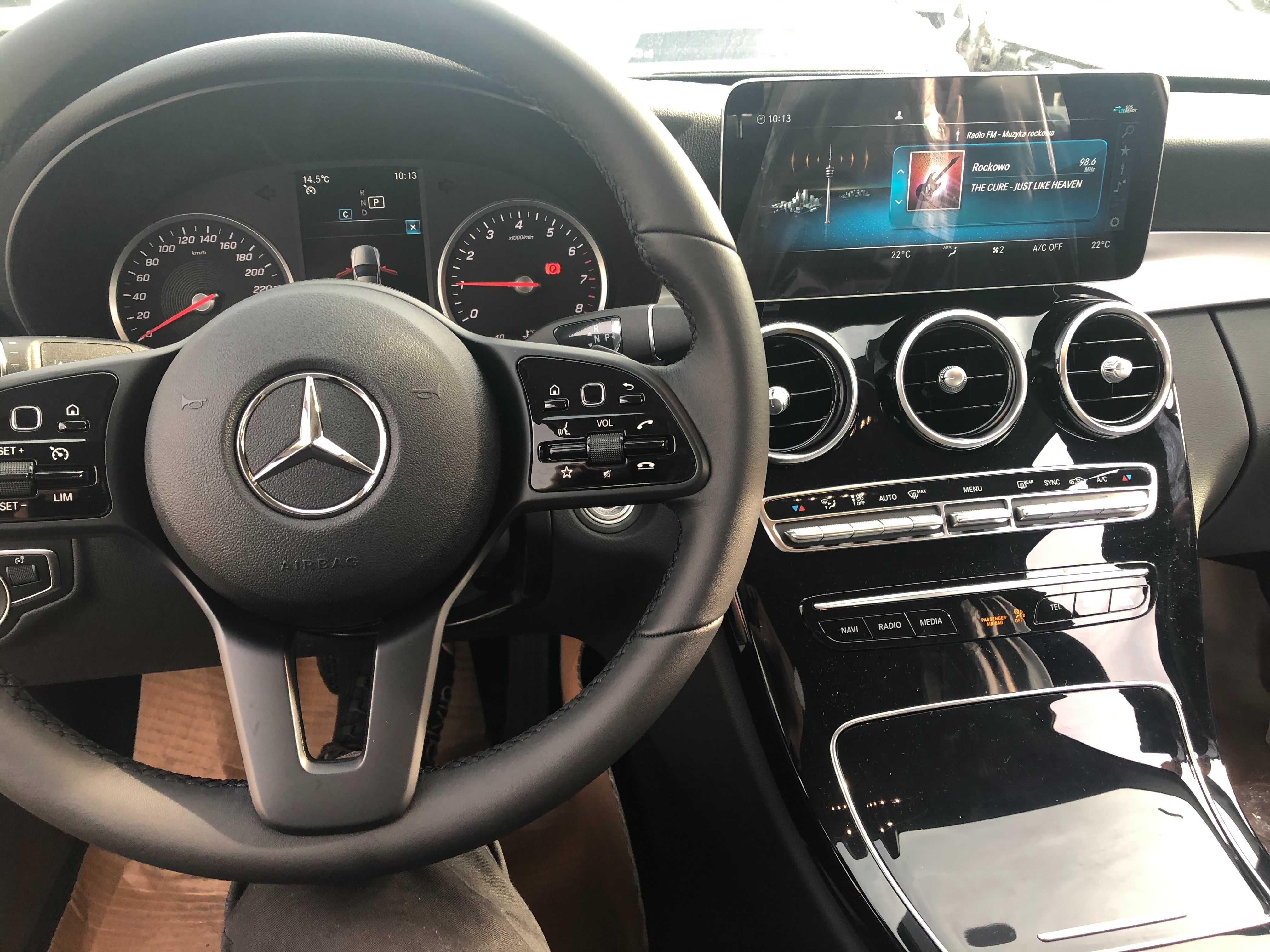 Wynajem samochodu Mercedes - C-klasa rok produkcji 2019