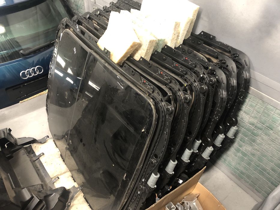 Панорама Ауді Етрон,люк Audi E-Tron