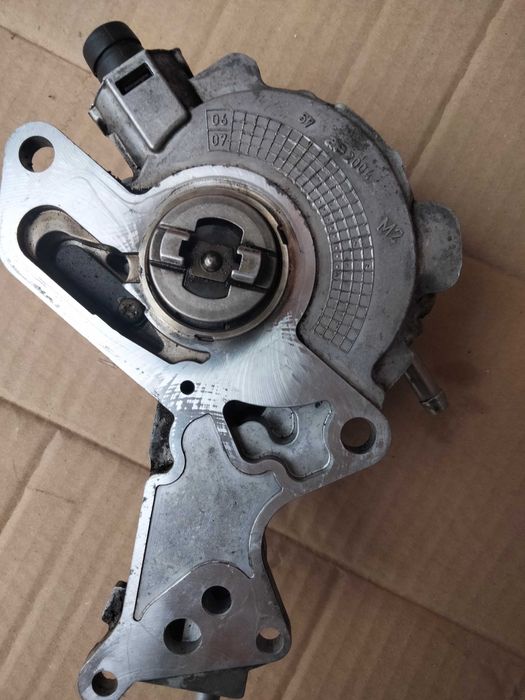 Продам вакуумний тандемнний насос до фольксвагена Туран